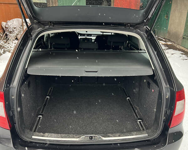 Серый Шкода Суперб, объемом двигателя 2 л и пробегом 282 тыс. км за 9500 $, фото 7 на Automoto.ua