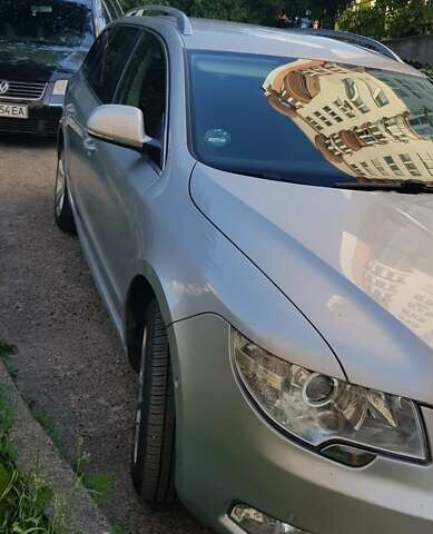 Серый Шкода Суперб, объемом двигателя 1.6 л и пробегом 240 тыс. км за 8900 $, фото 1 на Automoto.ua