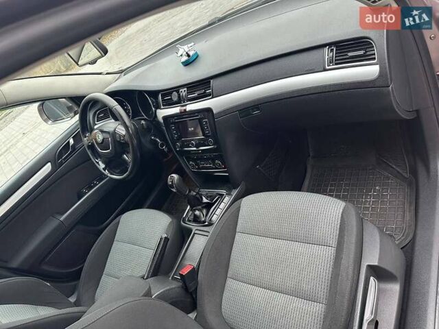 Серый Шкода Суперб, объемом двигателя 1.6 л и пробегом 325 тыс. км за 8300 $, фото 21 на Automoto.ua