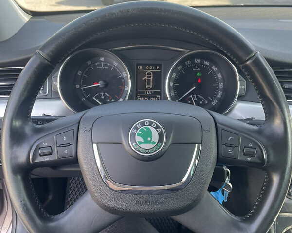 Серый Шкода Суперб, объемом двигателя 1.8 л и пробегом 312 тыс. км за 8800 $, фото 12 на Automoto.ua