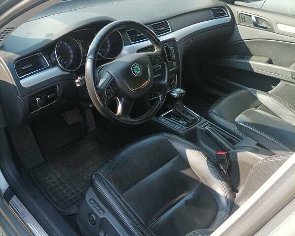 Серый Шкода Суперб, объемом двигателя 2 л и пробегом 250 тыс. км за 13200 $, фото 17 на Automoto.ua