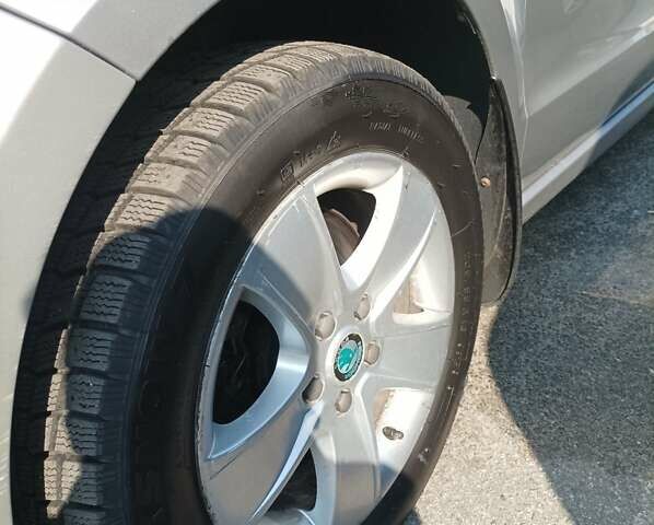 Серый Шкода Суперб, объемом двигателя 2 л и пробегом 250 тыс. км за 13200 $, фото 2 на Automoto.ua