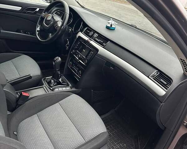 Серый Шкода Суперб, объемом двигателя 1.6 л и пробегом 325 тыс. км за 8300 $, фото 10 на Automoto.ua