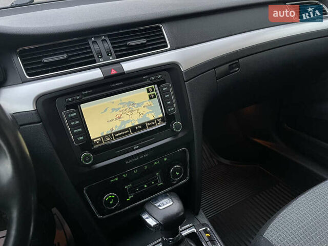 Сірий Шкода Суперб, об'ємом двигуна 2 л та пробігом 256 тис. км за 10700 $, фото 57 на Automoto.ua