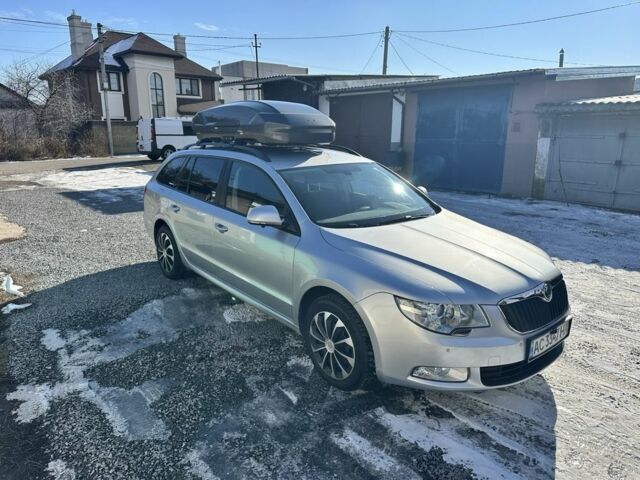 Серый Шкода Суперб, объемом двигателя 2 л и пробегом 185 тыс. км за 11000 $, фото 1 на Automoto.ua