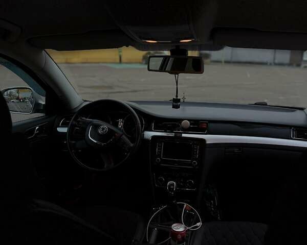 Серый Шкода Суперб, объемом двигателя 1.6 л и пробегом 198 тыс. км за 9000 $, фото 10 на Automoto.ua