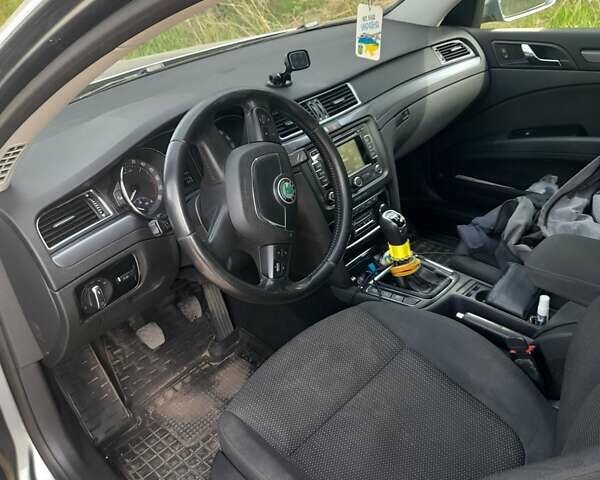 Серый Шкода Суперб, объемом двигателя 1.6 л и пробегом 320 тыс. км за 9500 $, фото 1 на Automoto.ua