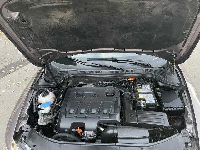 Сірий Шкода Суперб, об'ємом двигуна 2 л та пробігом 236 тис. км за 10600 $, фото 9 на Automoto.ua