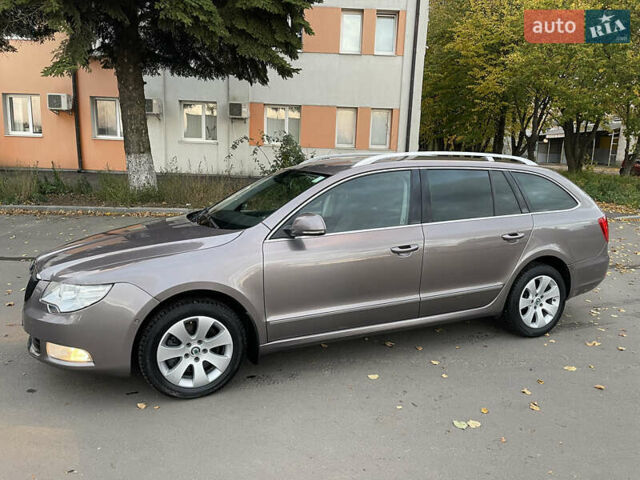 Сірий Шкода Суперб, об'ємом двигуна 2 л та пробігом 256 тис. км за 10700 $, фото 1 на Automoto.ua