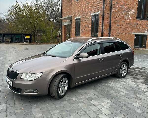 Серый Шкода Суперб, объемом двигателя 1.6 л и пробегом 325 тыс. км за 8300 $, фото 4 на Automoto.ua