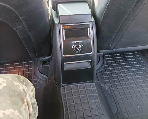 Серый Шкода Суперб, объемом двигателя 2 л и пробегом 250 тыс. км за 13200 $, фото 5 на Automoto.ua