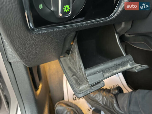 Сірий Шкода Суперб, об'ємом двигуна 2 л та пробігом 256 тис. км за 10700 $, фото 55 на Automoto.ua