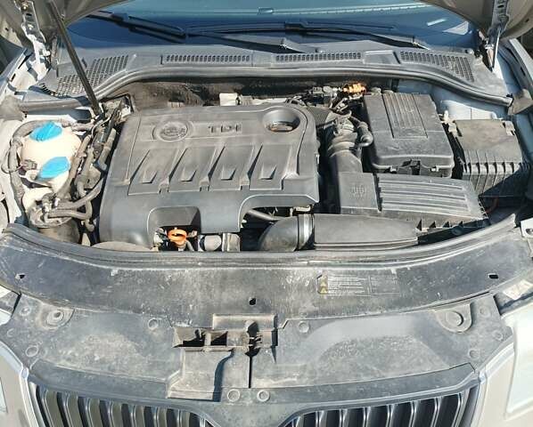 Серый Шкода Суперб, объемом двигателя 2 л и пробегом 250 тыс. км за 13200 $, фото 4 на Automoto.ua