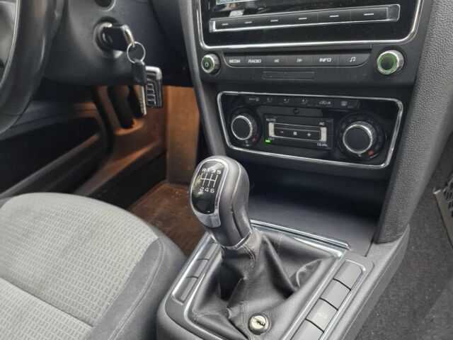 Серый Шкода Суперб, объемом двигателя 1.8 л и пробегом 142 тыс. км за 12000 $, фото 3 на Automoto.ua