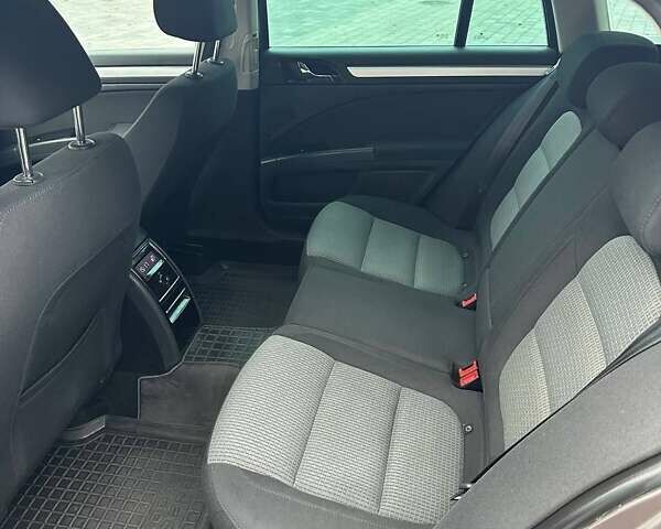 Серый Шкода Суперб, объемом двигателя 1.6 л и пробегом 325 тыс. км за 8300 $, фото 13 на Automoto.ua