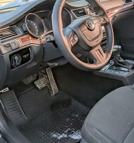 Серый Шкода Суперб, объемом двигателя 1.97 л и пробегом 457 тыс. км за 11500 $, фото 15 на Automoto.ua