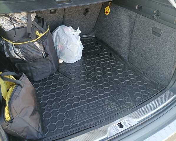 Серый Шкода Суперб, объемом двигателя 2 л и пробегом 250 тыс. км за 13200 $, фото 9 на Automoto.ua