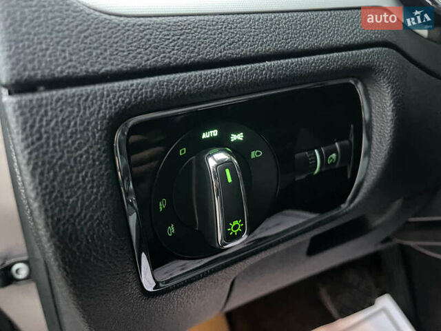 Сірий Шкода Суперб, об'ємом двигуна 2 л та пробігом 256 тис. км за 10700 $, фото 26 на Automoto.ua