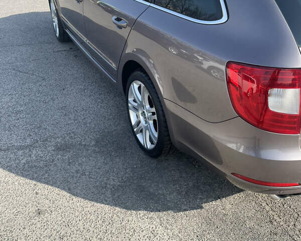 Серый Шкода Суперб, объемом двигателя 1.8 л и пробегом 312 тыс. км за 8800 $, фото 6 на Automoto.ua