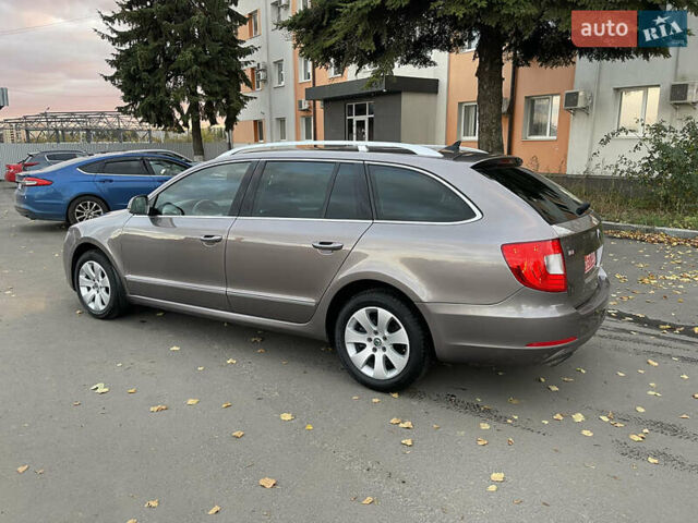 Сірий Шкода Суперб, об'ємом двигуна 2 л та пробігом 256 тис. км за 10700 $, фото 4 на Automoto.ua