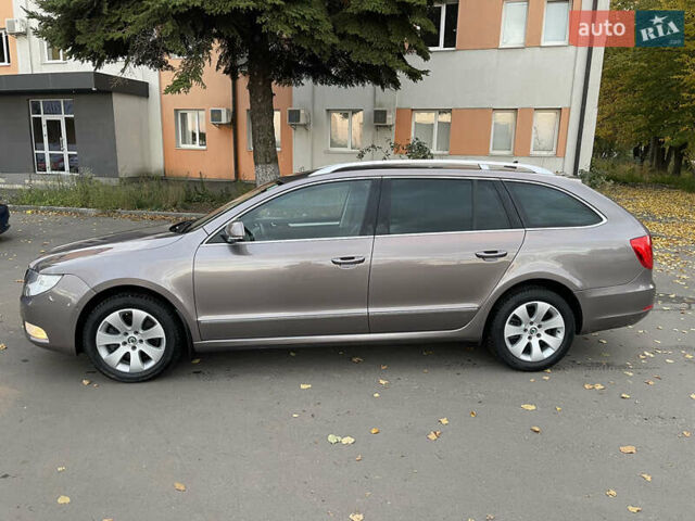 Сірий Шкода Суперб, об'ємом двигуна 2 л та пробігом 256 тис. км за 10700 $, фото 2 на Automoto.ua