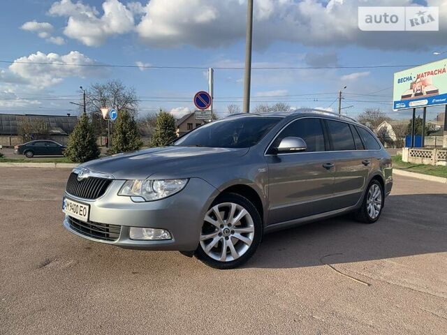 Сірий Шкода Суперб, об'ємом двигуна 2 л та пробігом 219 тис. км за 11850 $, фото 2 на Automoto.ua