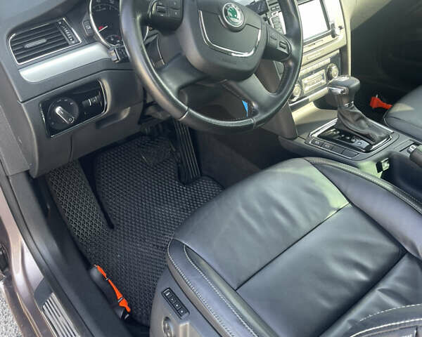 Серый Шкода Суперб, объемом двигателя 1.8 л и пробегом 312 тыс. км за 8800 $, фото 10 на Automoto.ua