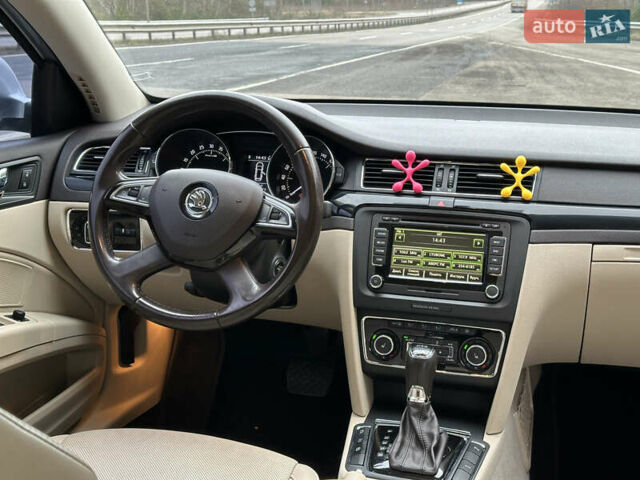Сірий Шкода Суперб, об'ємом двигуна 2 л та пробігом 294 тис. км за 12599 $, фото 51 на Automoto.ua