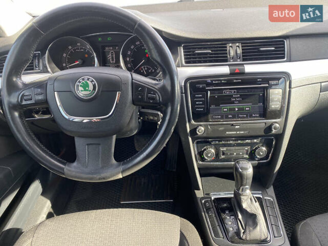 Шкода Суперб 2013 у Івано-Франківську на Automoto.ua Сірий Шкода Суперб, об'ємом двигуна 1.8 л та пробігом 239 тис. км за 8450 $, фото 23 на Automoto.ua