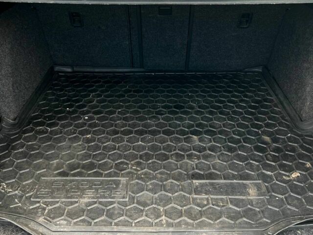 Серый Шкода Суперб, объемом двигателя 2 л и пробегом 260 тыс. км за 10400 $, фото 18 на Automoto.ua