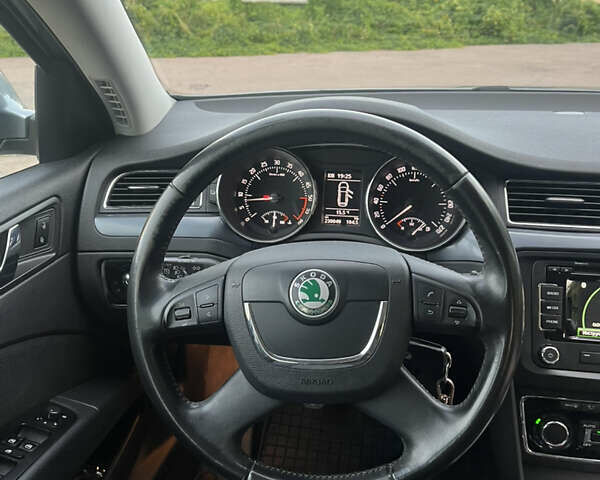 Шкода Суперб 2013 в Запорожье на Automoto.ua Серый Шкода Суперб, объемом двигателя 1.6 л и пробегом 230 тыс. км за 10600 $, фото 10 на Automoto.ua