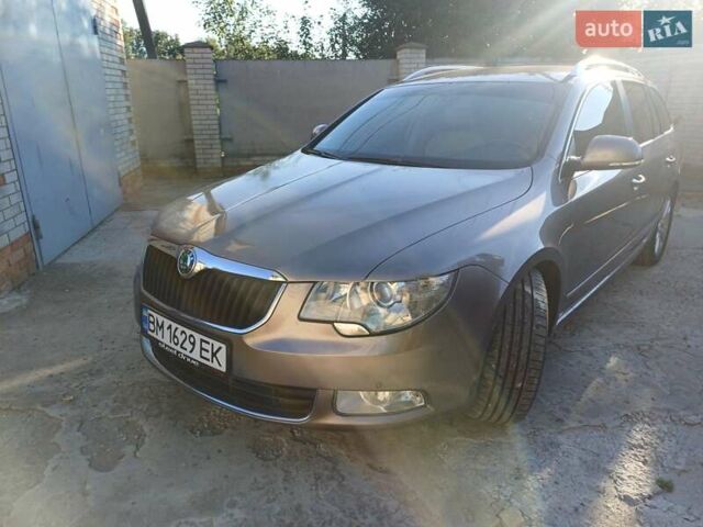 Серый Шкода Суперб, объемом двигателя 1.6 л и пробегом 302 тыс. км за 10950 $, фото 1 на Automoto.ua