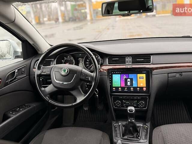 Серый Шкода Суперб, объемом двигателя 1.8 л и пробегом 289 тыс. км за 8500 $, фото 12 на Automoto.ua