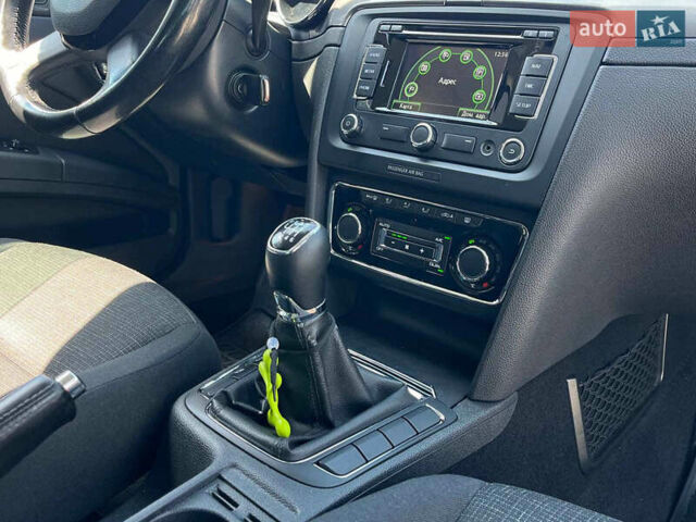 Серый Шкода Суперб, объемом двигателя 1.6 л и пробегом 290 тыс. км за 10990 $, фото 13 на Automoto.ua