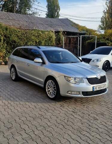 Серый Шкода Суперб, объемом двигателя 2 л и пробегом 260 тыс. км за 11200 $, фото 1 на Automoto.ua