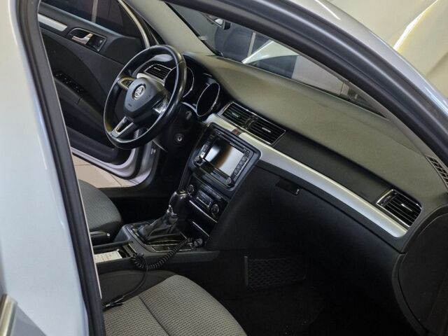 Серый Шкода Суперб, объемом двигателя 2 л и пробегом 260 тыс. км за 11200 $, фото 7 на Automoto.ua