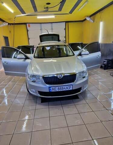 Серый Шкода Суперб, объемом двигателя 2 л и пробегом 260 тыс. км за 11200 $, фото 3 на Automoto.ua