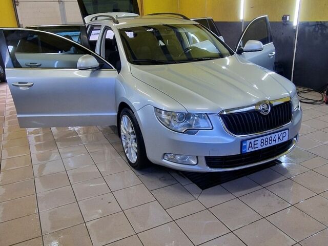 Серый Шкода Суперб, объемом двигателя 2 л и пробегом 260 тыс. км за 11200 $, фото 1 на Automoto.ua