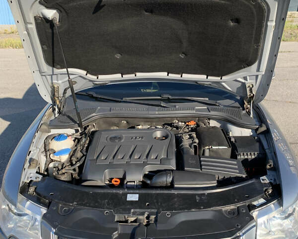 Серый Шкода Суперб, объемом двигателя 1.97 л и пробегом 230 тыс. км за 13400 $, фото 10 на Automoto.ua