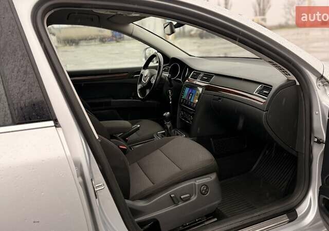 Серый Шкода Суперб, объемом двигателя 1.8 л и пробегом 289 тыс. км за 8500 $, фото 24 на Automoto.ua