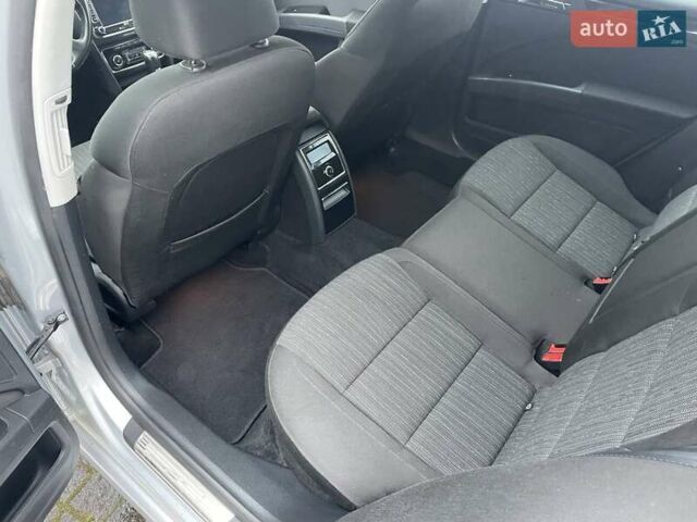 Серый Шкода Суперб, объемом двигателя 2 л и пробегом 330 тыс. км за 12300 $, фото 10 на Automoto.ua