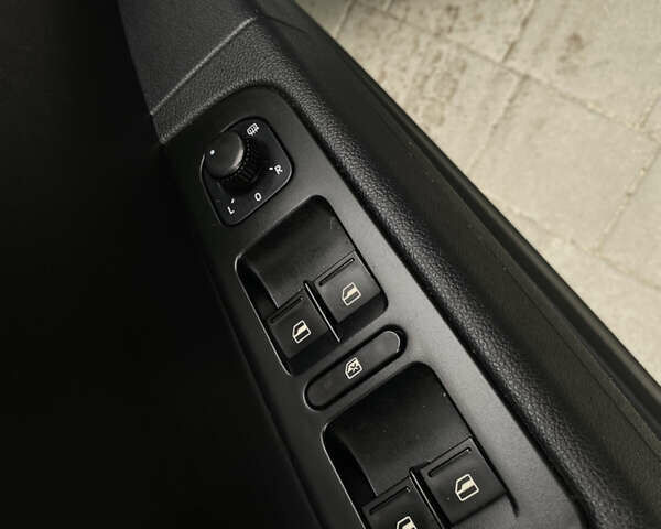 Серый Шкода Суперб, объемом двигателя 2 л и пробегом 224 тыс. км за 12600 $, фото 17 на Automoto.ua