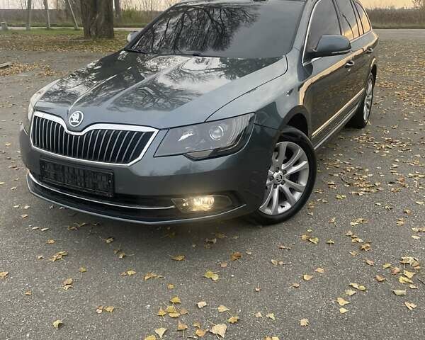 Серый Шкода Суперб, объемом двигателя 2 л и пробегом 258 тыс. км за 11999 $, фото 2 на Automoto.ua