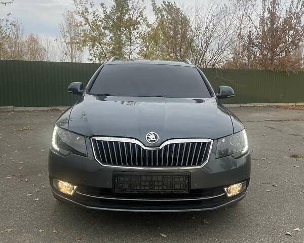 Серый Шкода Суперб, объемом двигателя 2 л и пробегом 258 тыс. км за 12499 $, фото 5 на Automoto.ua