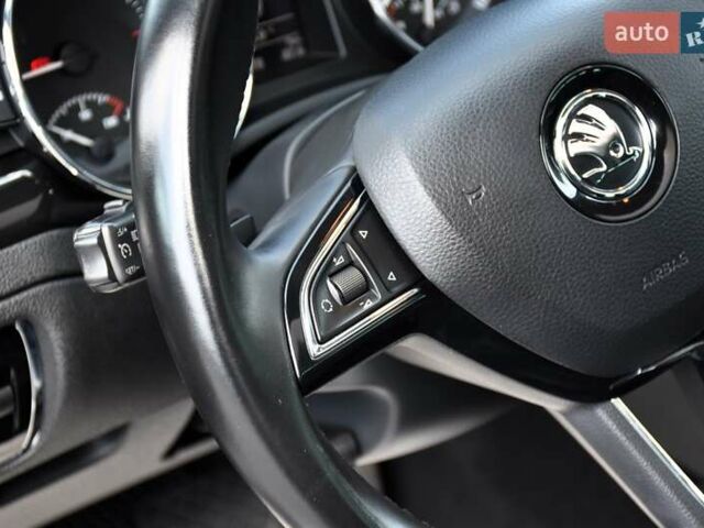 Сірий Шкода Суперб, об'ємом двигуна 2 л та пробігом 279 тис. км за 14300 $, фото 32 на Automoto.ua