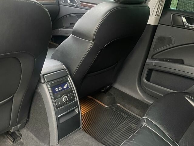 Серый Шкода Суперб, объемом двигателя 2 л и пробегом 258 тыс. км за 12499 $, фото 13 на Automoto.ua