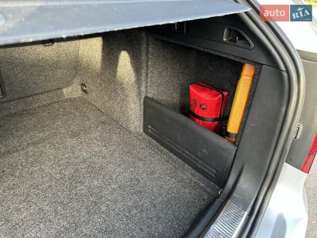 Серый Шкода Суперб, объемом двигателя 1.6 л и пробегом 240 тыс. км за 10900 $, фото 11 на Automoto.ua