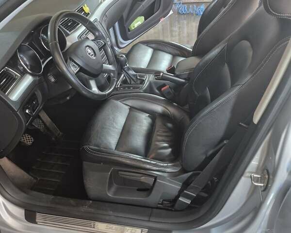 Серый Шкода Суперб, объемом двигателя 1.6 л и пробегом 270 тыс. км за 12450 $, фото 10 на Automoto.ua