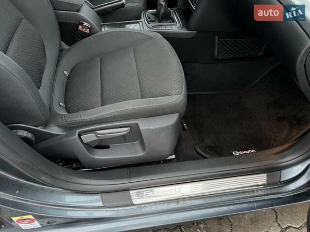 Серый Шкода Суперб, объемом двигателя 1.6 л и пробегом 215 тыс. км за 10900 $, фото 11 на Automoto.ua