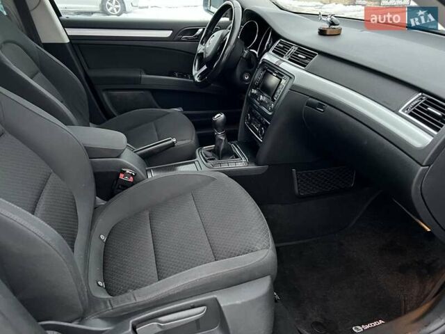 Серый Шкода Суперб, объемом двигателя 1.6 л и пробегом 215 тыс. км за 10900 $, фото 12 на Automoto.ua